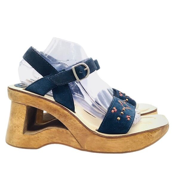 RIVERSTONE 90s does 70s Y2K Wooden Platform Cut-Out Wedge Sandals Embellished - Picture 2 of 9